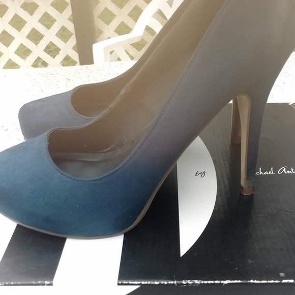 Shoe - Picture 3 of 3